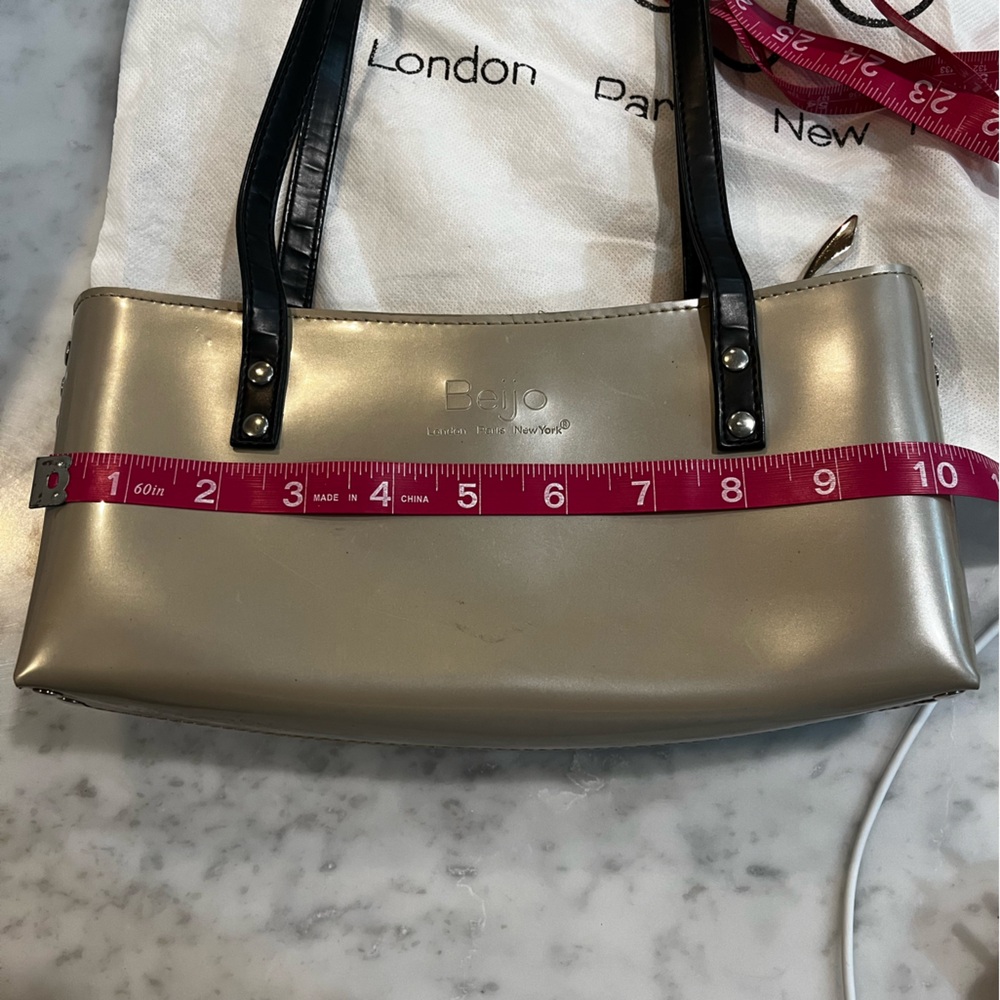Beijo Silver Purse with Bag - Picture 12 of 15